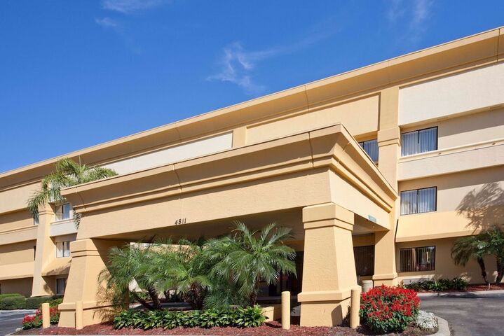 Hotel 2 of 32