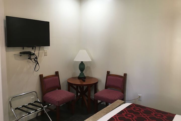 Room 13 of 31