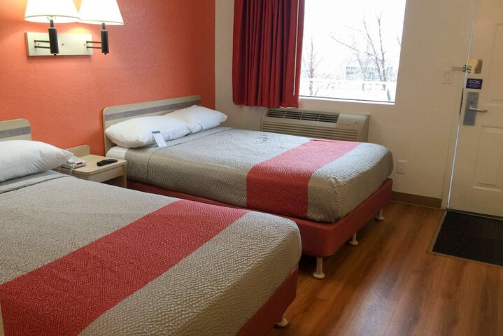 Motel 6 Roseville MN - Minneapolis North