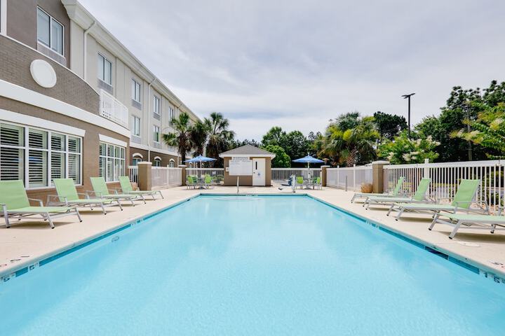 Holiday Inn Express & Suites Dublin by IHG