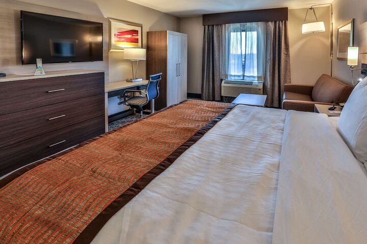 Room 8 of 30