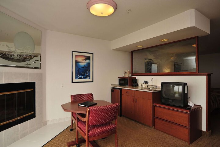 Room 12 of 25