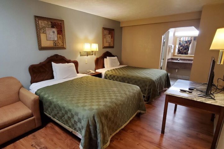 Room 7 of 25