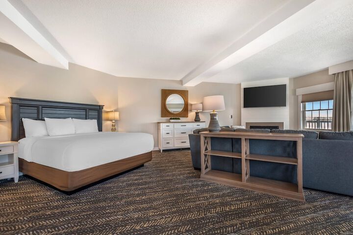 Comfort Suites Chincoteague Island Bayfront Resort