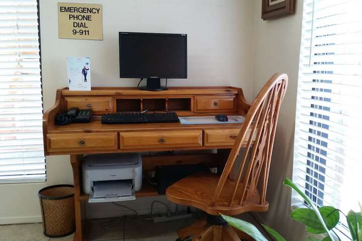 Business Center 24 of 26