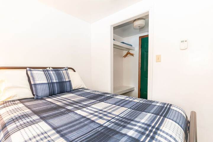 Room 4 of 21