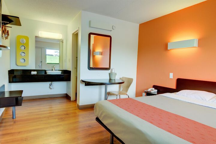 Room 20 of 33