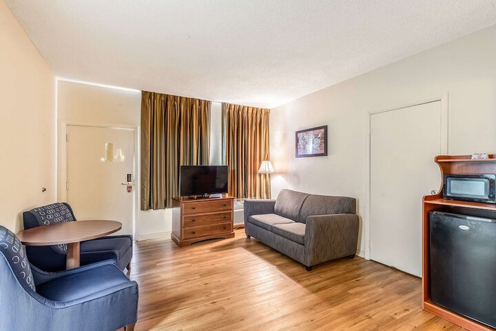 Room 18 of 29