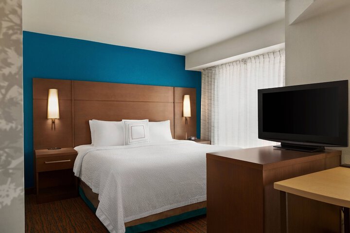 Room 14 of 25