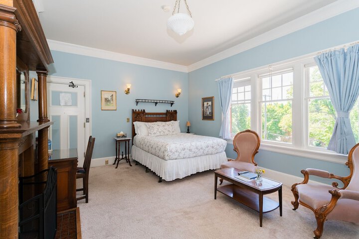 Room 9 of 63
