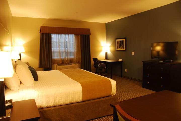 Best Western Plus Fort Saskatchewan Inn & Suites