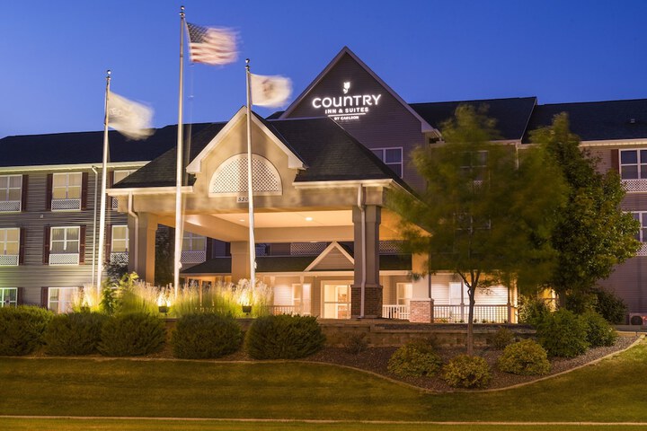 Country Inn & Suites by Radisson Peoria North, IL