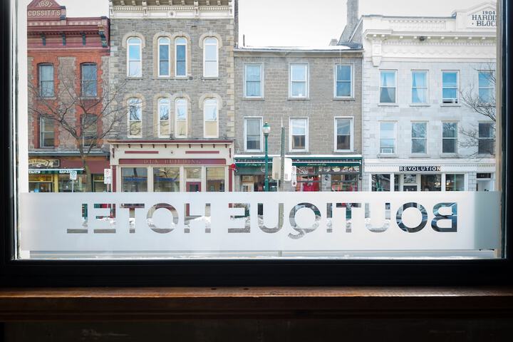 48 King West Boutique Hotel