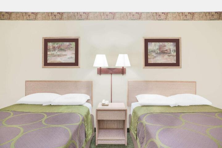 Super 8 by Wyndham Monticello
