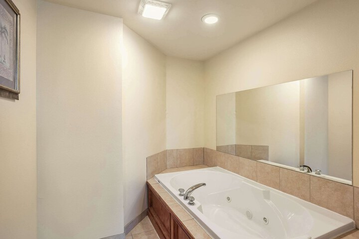 Quality Inn & Suites Hannibal West