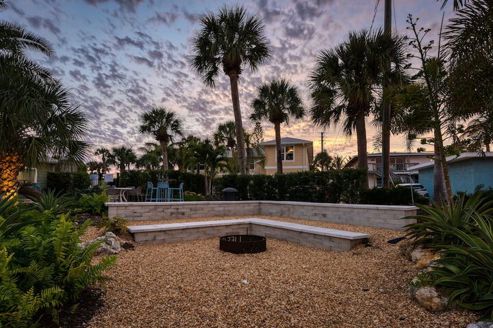 Escape Coastal Resort on Casey Key