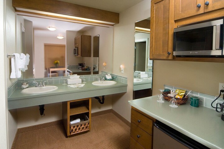 Overleaf Lodge