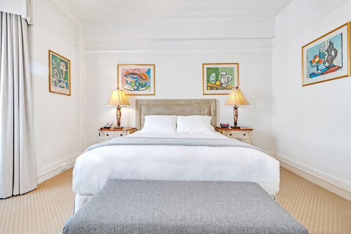 Room 25 of 58