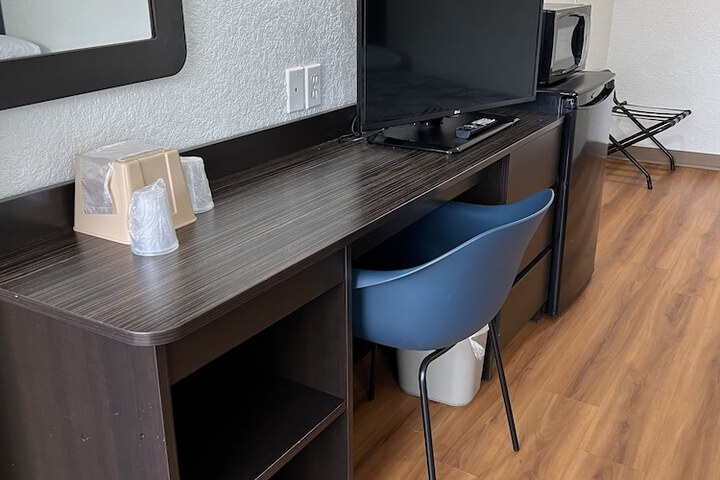 Room 33 of 36