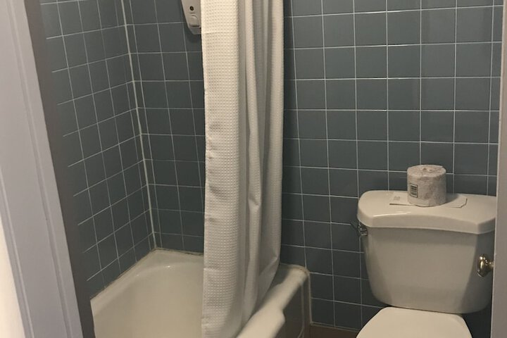 Room 9 of 29