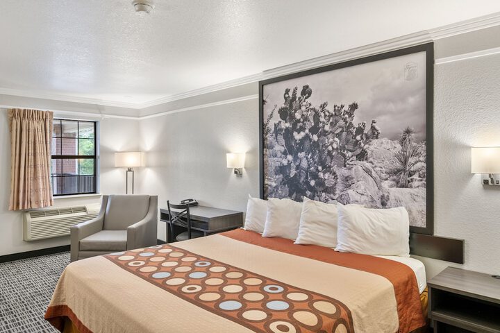 Room 21 of 27