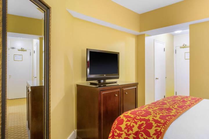 Room 105 of 139