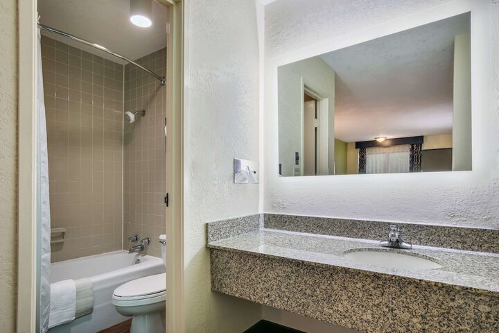 Quality Inn & Suites Mt. Chalet
