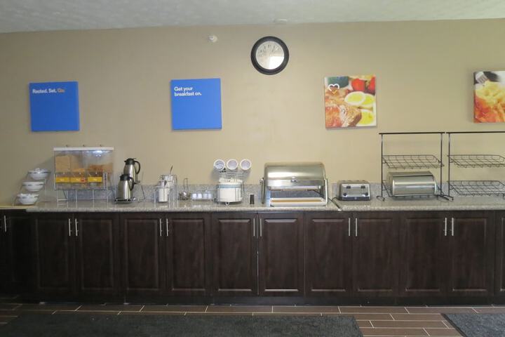 Breakfast/Coffee Service 45 of 52