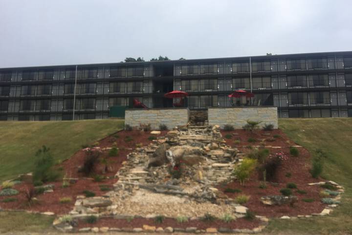 Hotel Exterior 60 of 62