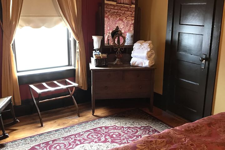 Room 53 of 62