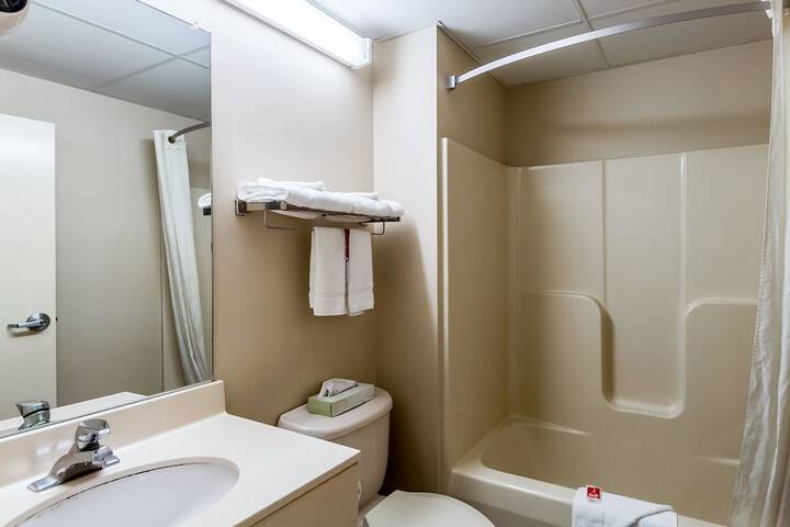 Room 6 of 30