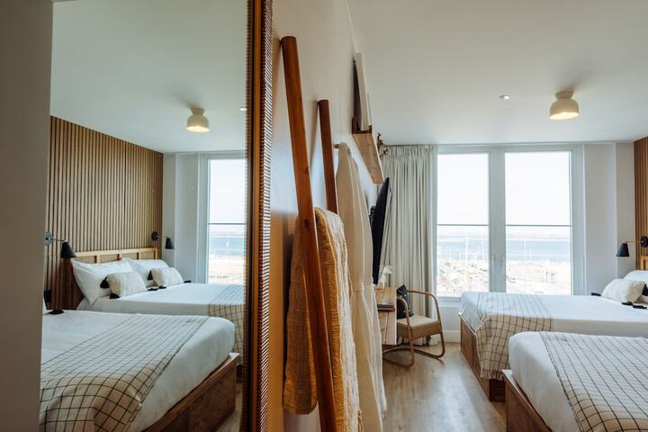 Room 26 of 48