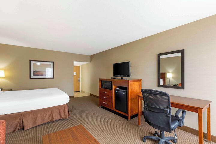 Room 33 of 50
