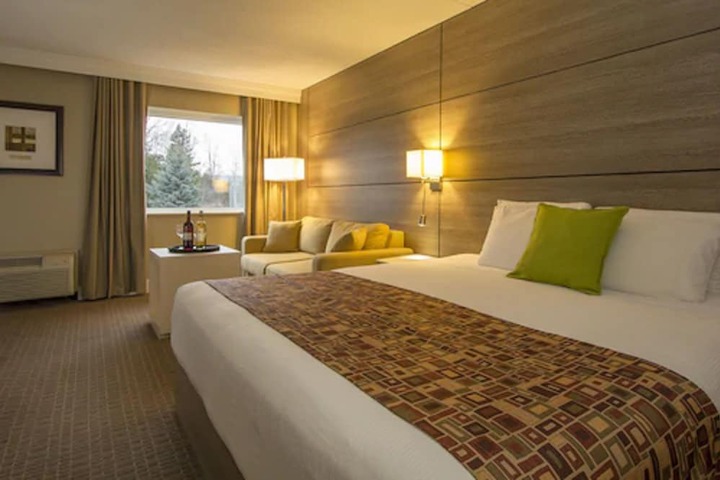 Room 27 of 62