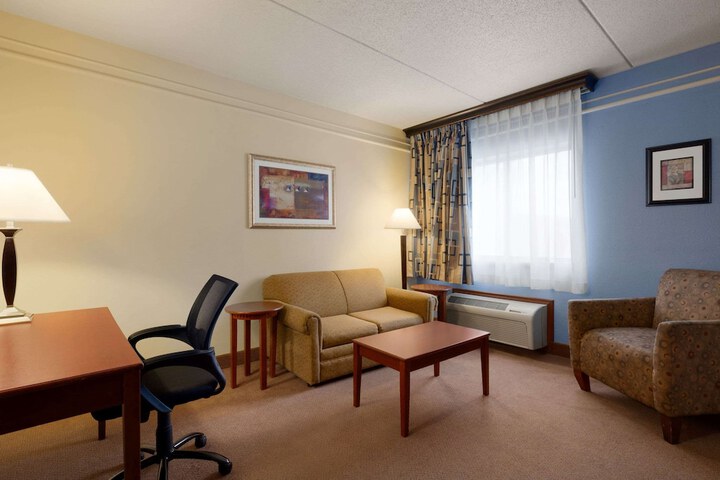 Room 16 of 25