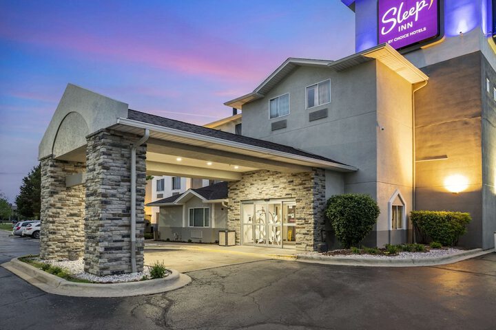 Hotel 8 of 42