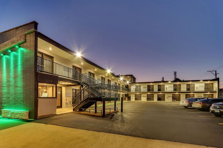 Hotel 6 of 24