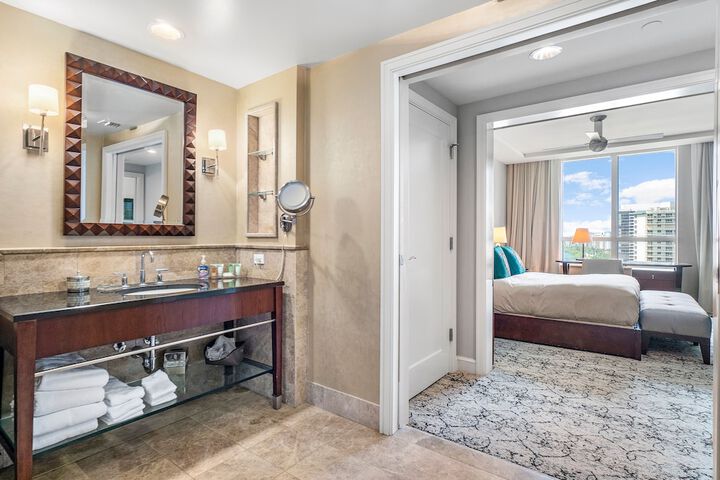 Room 285 of 412