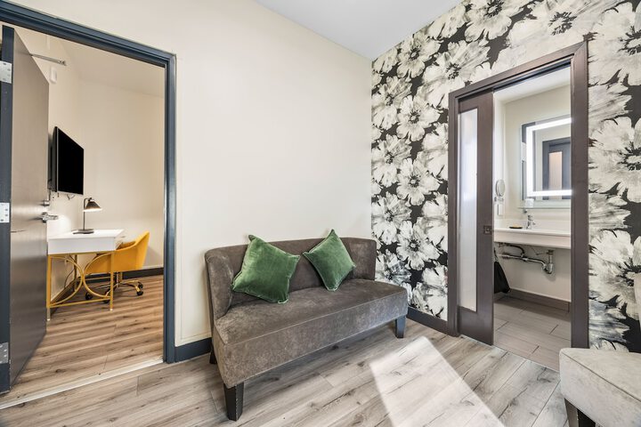 Room 21 of 51