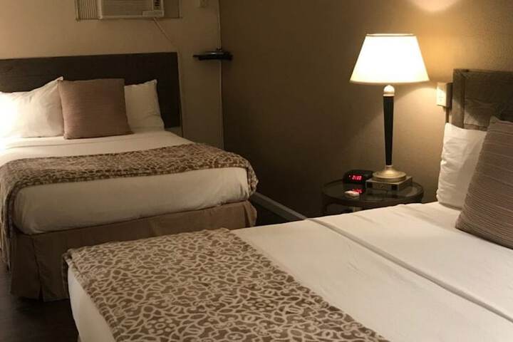Room 27 of 68