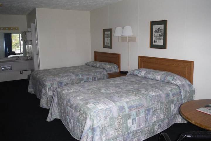 Room 5 of 9