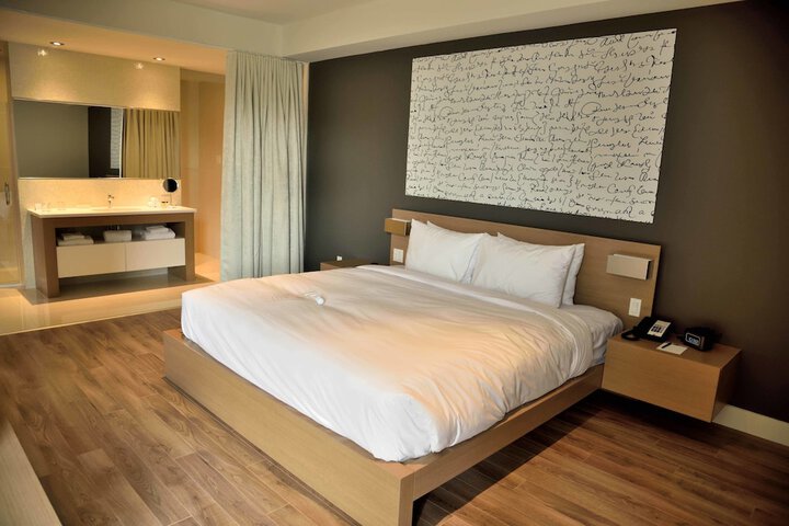 Room 30 of 54