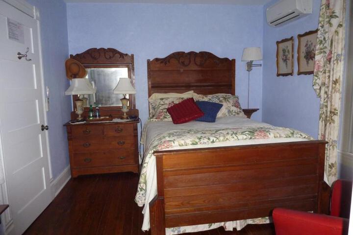 Back INN Time B & B