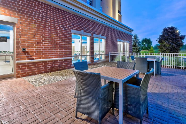 Hampton Inn & Suites Flint / Grand Blanc