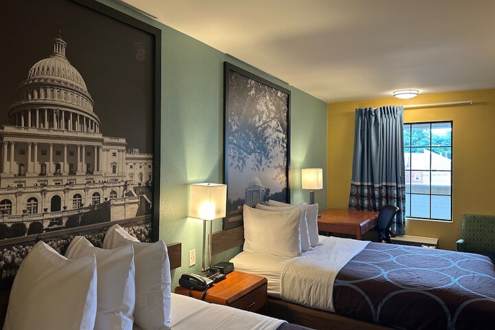 Room 8 of 14