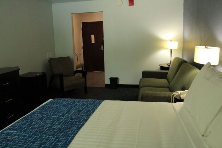Room 7 of 19