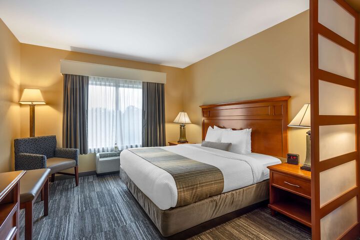 Best Western Plus University Park Inn & Suites