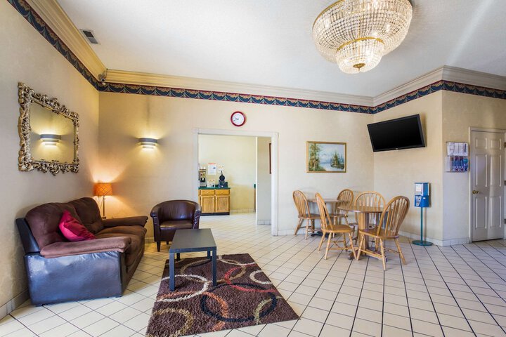 Hotel Interior 6 of 19