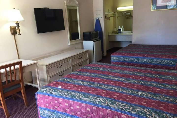 Room 22 of 34