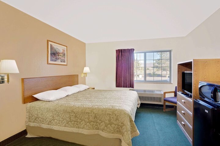 Room 12 of 15